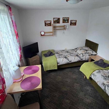 Appartement Akacja Pokoje Z Lazienkami à Ustka Extérieur photo